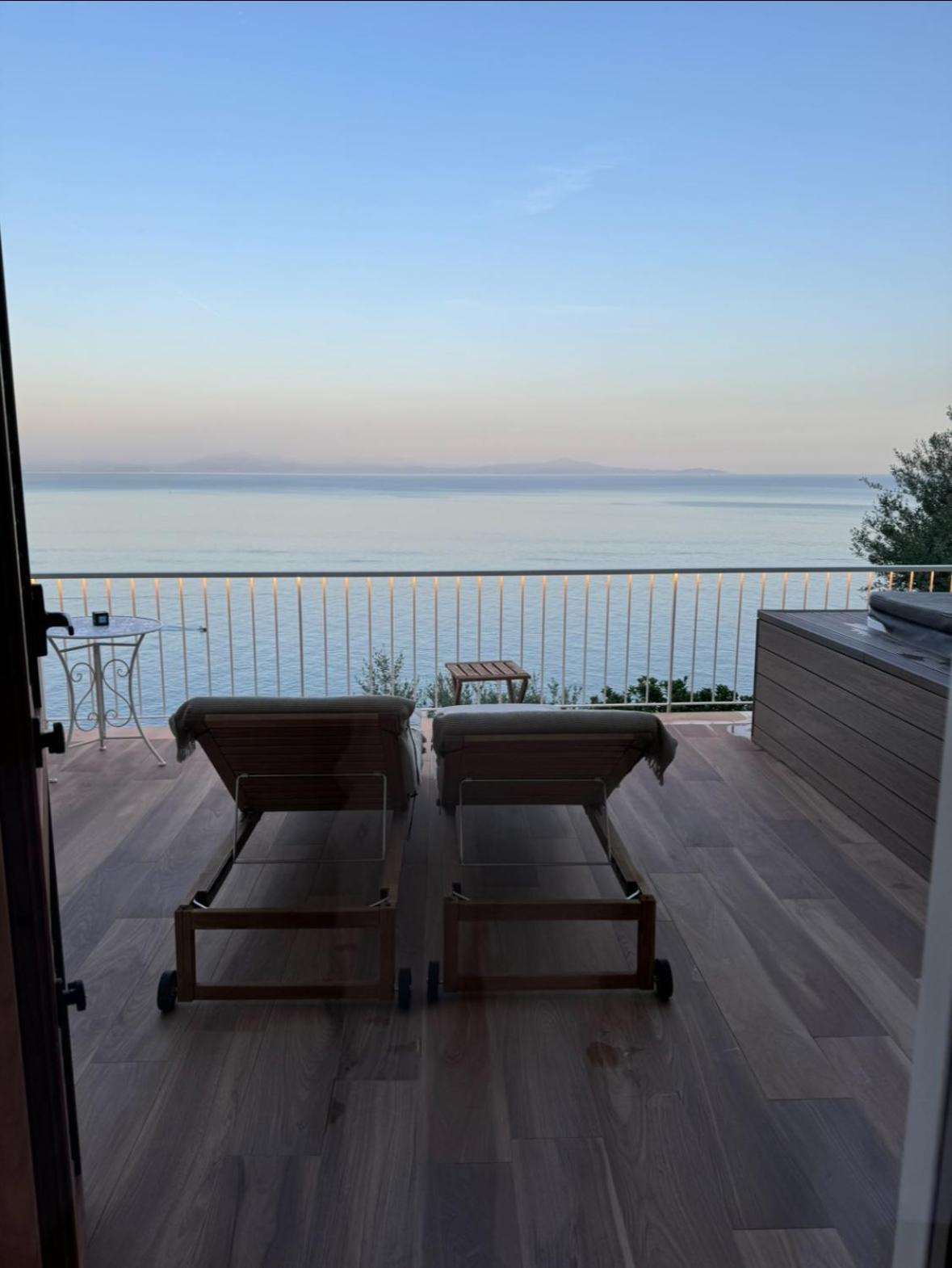 Bed & Breakfast Seajewelsdeluxurysuite *